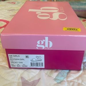 GB Girls Kaygan-Girl/Tan. Size 2 medium